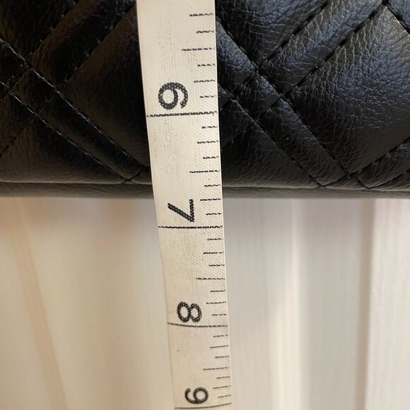 NWT Tahari Black Quilted Crossbody Bag - Picture 5 of 12